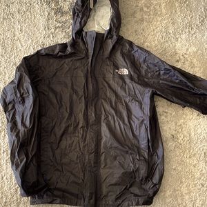 North Face windbreaker excellent condition. Size M